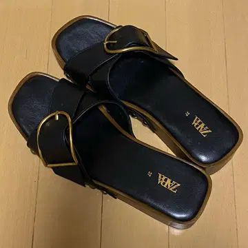 [새상품급] ZARA 버클 샌들 블랙 37 사이즈 (24cm) 여성용