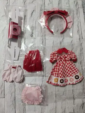 네오 브라이스 도나도넛 아웃핏 일식