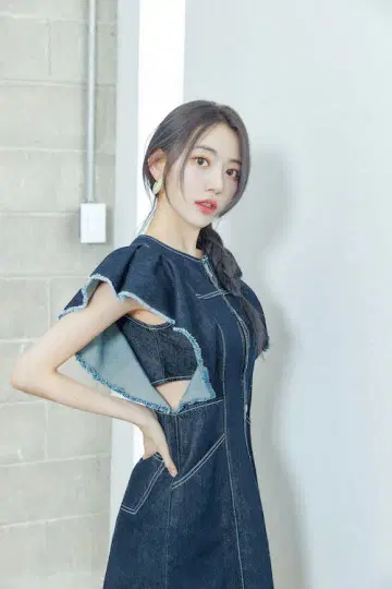 릴리 브라운 원피스 미야와키 사쿠라