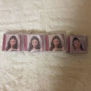 YUNAH MOKA ILLIT CD 키링 가챠가챠