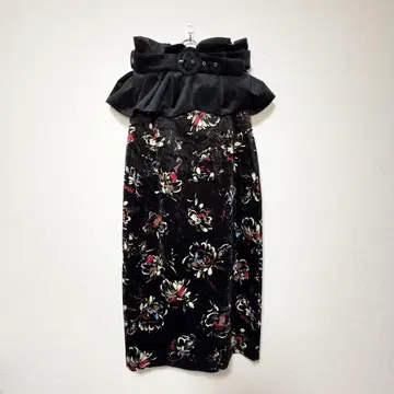 Lily Brown 붓글씨 꽃무늬 벨로아 타이트 스커트