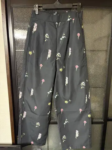 꽃무늬 와이드 팬츠 블랙