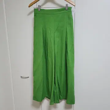 선명한 그린 큐롯 팬츠