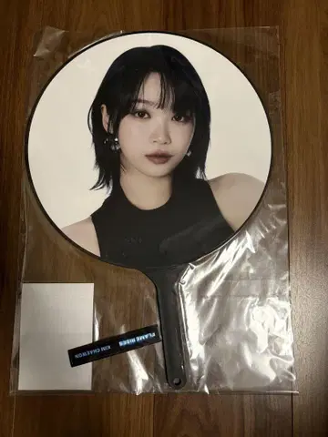 LE SSERAFIM 채원 부채 르세라핌