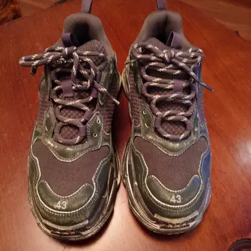 그레이/다크 그린 스니커즈 43