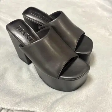DIANTE 통굽 샌들 23.0cm 블랙