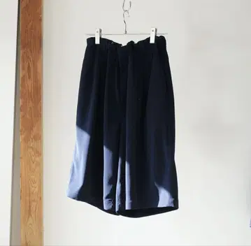 YALE TROUSER COLLECTION 턱 하프 팬츠 네이비