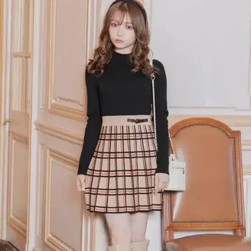 미셸 마카롱 체크 플리츠 원피스 블랙