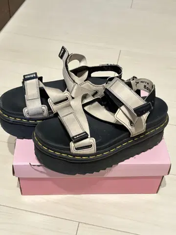 Dr Martens 닥터마틴 KIMBER 킴버 샌들 23