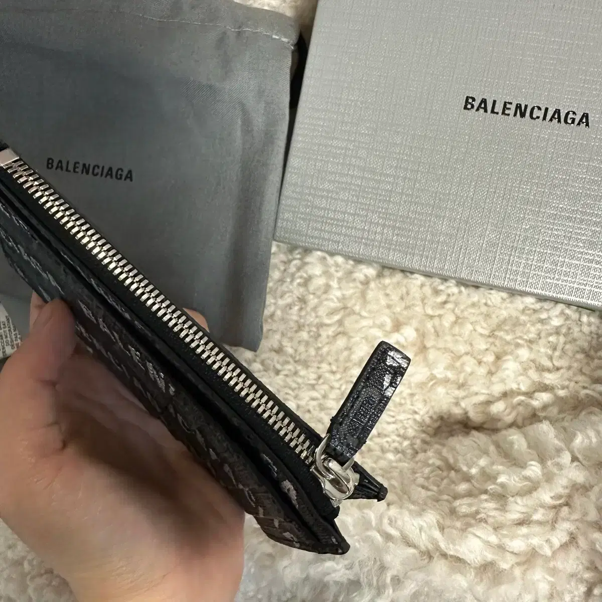 새상품) 발렌시아가 라지 롱 코인 카드홀더