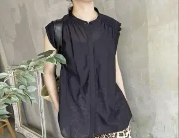 Spick & Span 셔링 슬리브리스 블라우스
