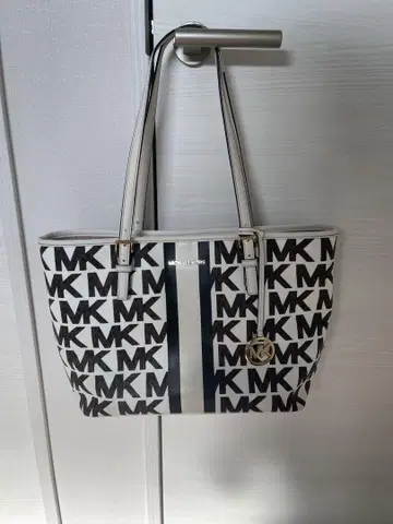 [한정품] Michael Kors 토트백 화이트/블랙