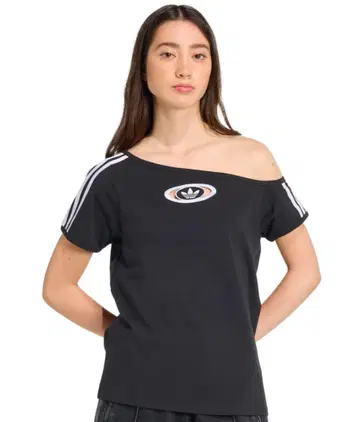 adidas 오프숄더 블랙 티셔츠