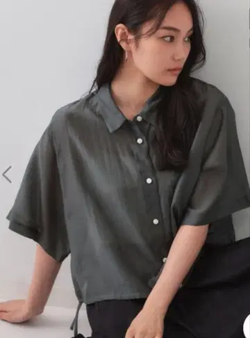 OPAQUE.CLIP 미사용 오페크 도트 밑단 드로스트 시어 셔츠