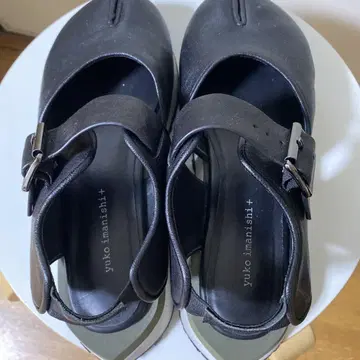 yuko imanishi+ 블랙 샌들