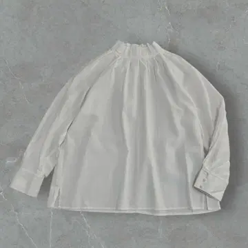 택 포함 새상품 MB 티아라 코튼 래글런 블라우스 싸개 버튼