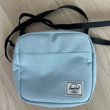 Herschel 숄더백 라이트 블루