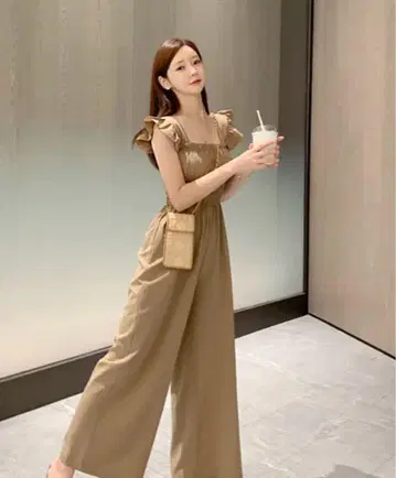디홀릭 티어드 프릴 올인원 살로펫 택 포함 미사용 새상품