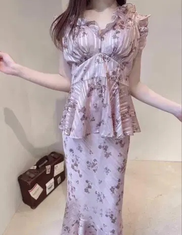 deicy me couture 라메 스트라이프 부케 블라우스 스커트 셋업