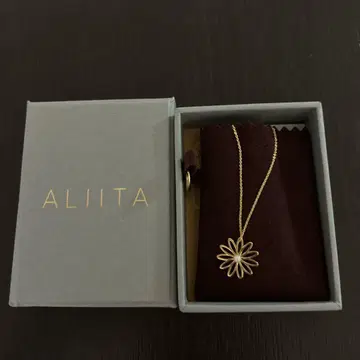 Aliita 플라워 펜던트 미사용