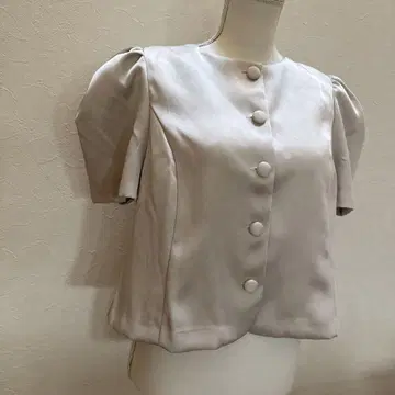 아이보리 노카라 자켓 퍼프 슬리브