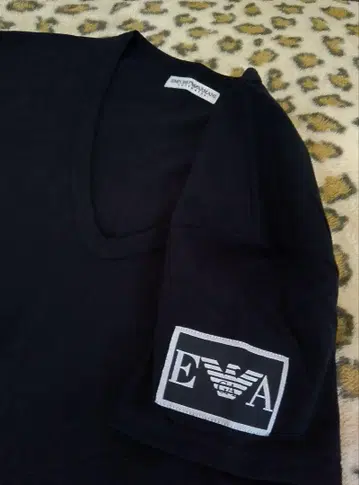 EMPORIOARMANI 티셔츠
