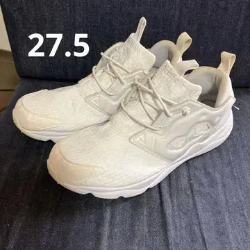 Reebok 화이트 스니커즈