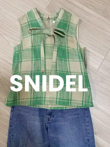 snidel 스나이델 트위드 보타이 슬리브리스 블라우스