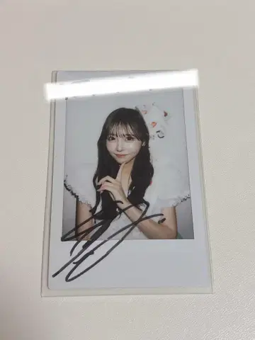 사쿠라이 유이 2025 생탄제 의상 친필 사인 폴라로이드