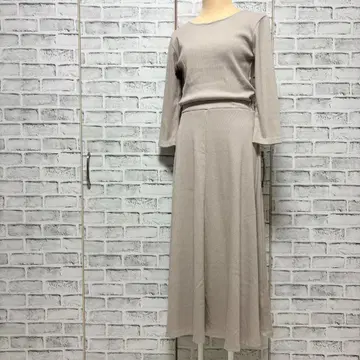 SENSE OF PLACE 어반 리서치 백 리본 원피스