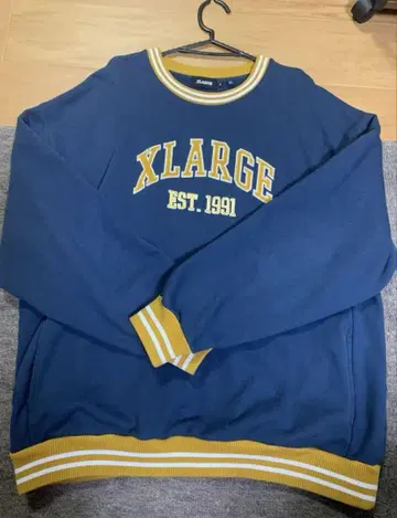 XLARGE 아치 로고 맨투맨