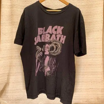 블랙 사바스 H&M 콜라보 티셔츠 밴드 티 M 사이즈 오지 오스본