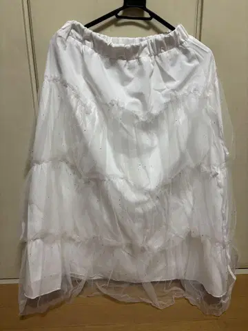 에블린 evelyn 라메 티어드 SK 화이트