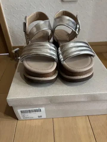 실버 통굽 샌들