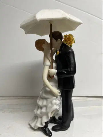 케이크 토퍼 키스 인형