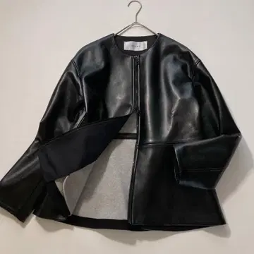 [ 새상품급/완판템 ] ADORE 24 AW 신세테크 가죽 자켓 블랙