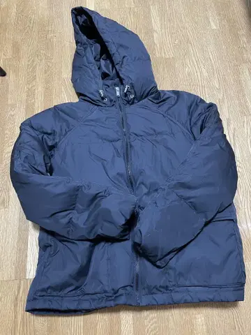 GAP 블랙 다운 자켓 후드 부착
