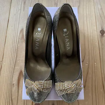 DIANA 펌프스 23cm 박스 있음