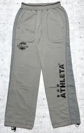 ATHLETA 스웨트 팬츠 사이드 소재 절개 빅 로고 데카 로고