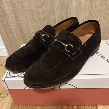 il mocassino 다크 브라운 스웨이드 비트 로퍼 사이즈 40