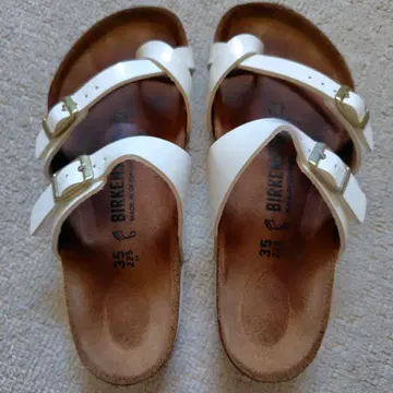Birkenstock 화이트 샌들 35