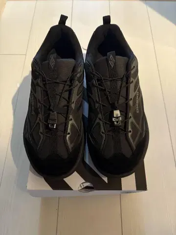 엄브로 신발