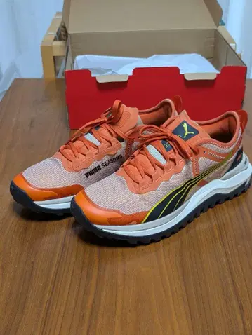 Puma SEASONS 나이트로 러닝화 사이즈 27.5cm