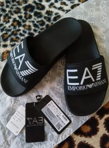 EA7 Emporio Armani 블랙 샌들