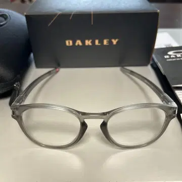 OAKLEY 래치 정품 조광 그레이 렌즈 매트 그레이