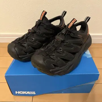 HOKA ONE ONE 블랙 스니커즈