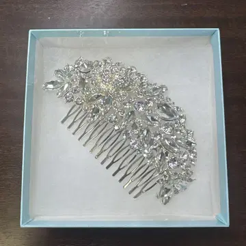 크리스탈 헤어콤