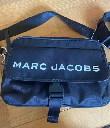MARC JACOBS 숄더백