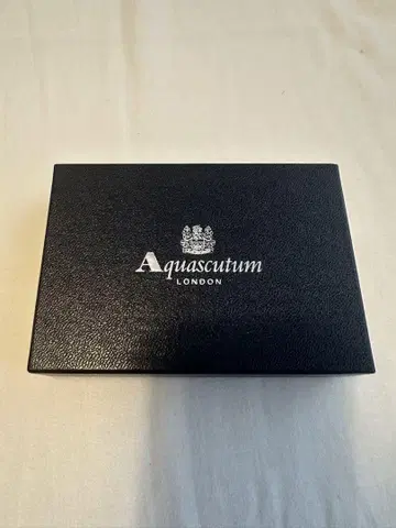 Aquascutum 가죽 명함지갑 네이비 컬러