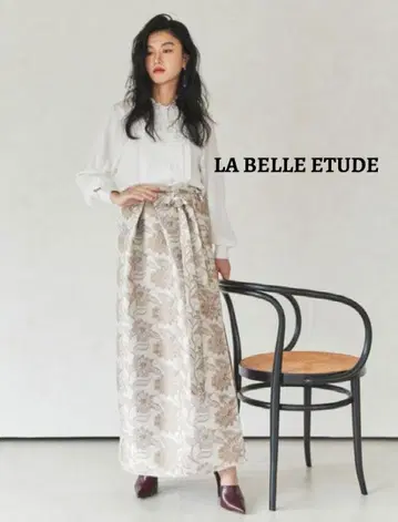 LA BELLE ETUDE 페이즐리 자카드 I라인 스커트